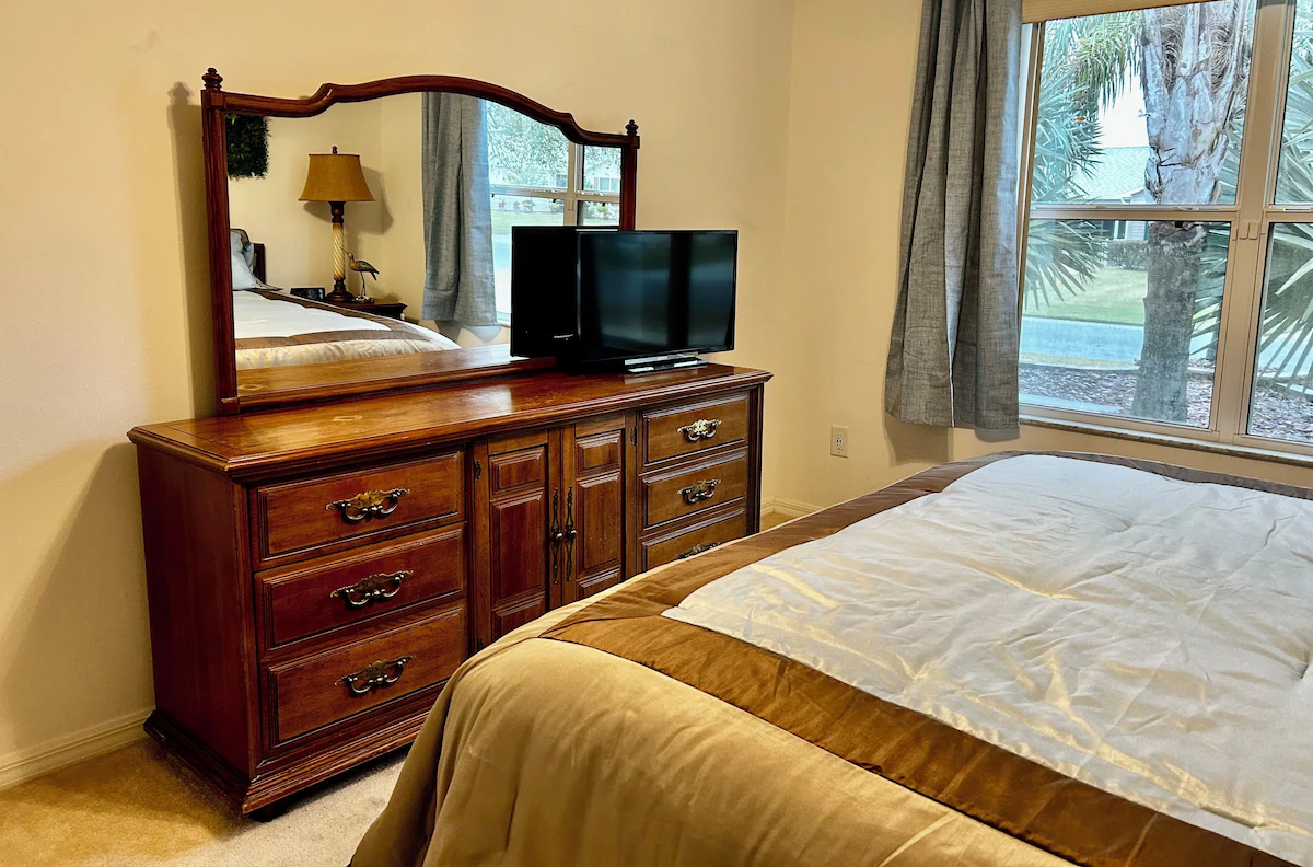 Guest bedroom second angle with TV