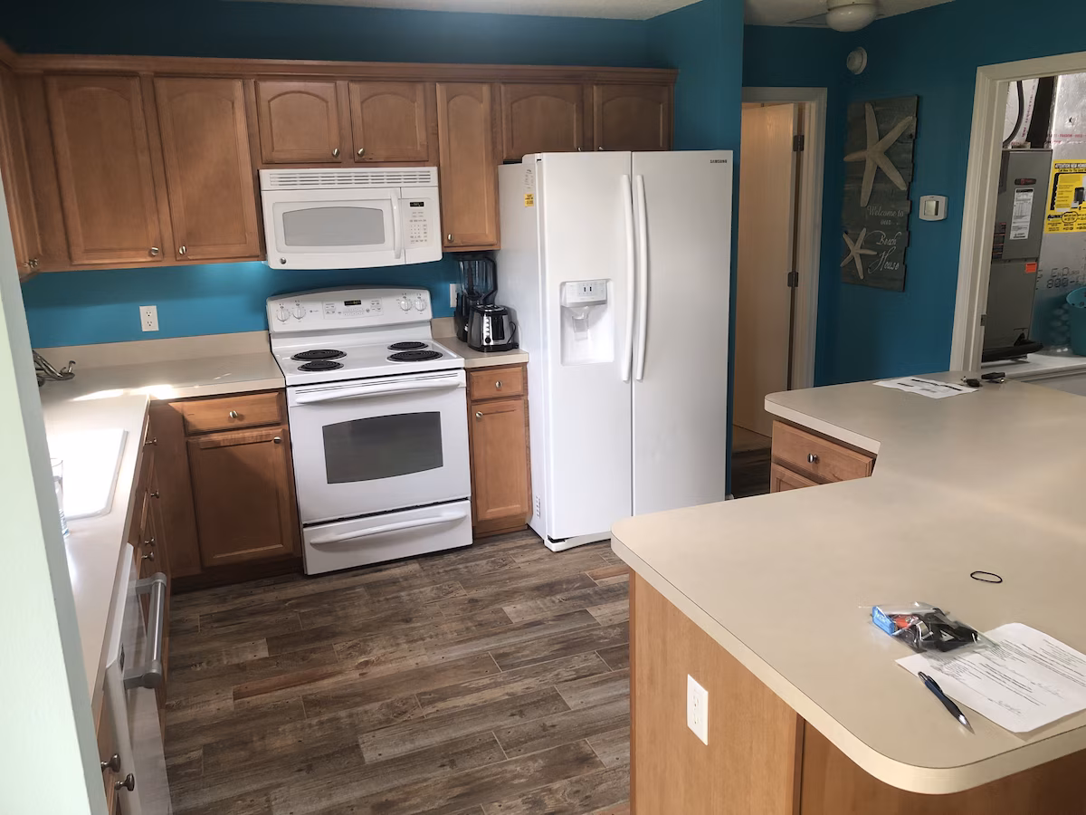 Kitchen counter space and appliances